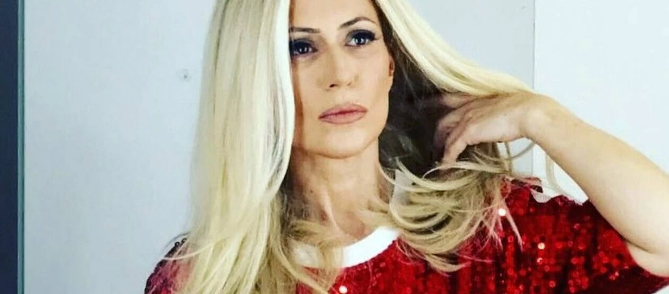 Μαρία Μπακοδήμου: Η μεταμόρφωσή της για το τρέιλερ του νέου της τηλεπαιχνιδιού (βίντεο)